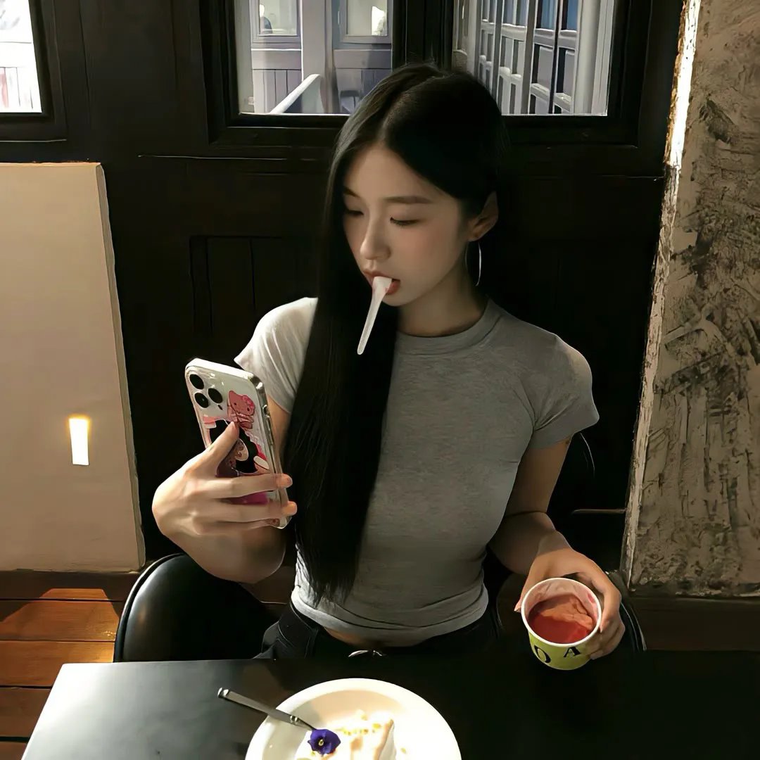 蜜桃女孩